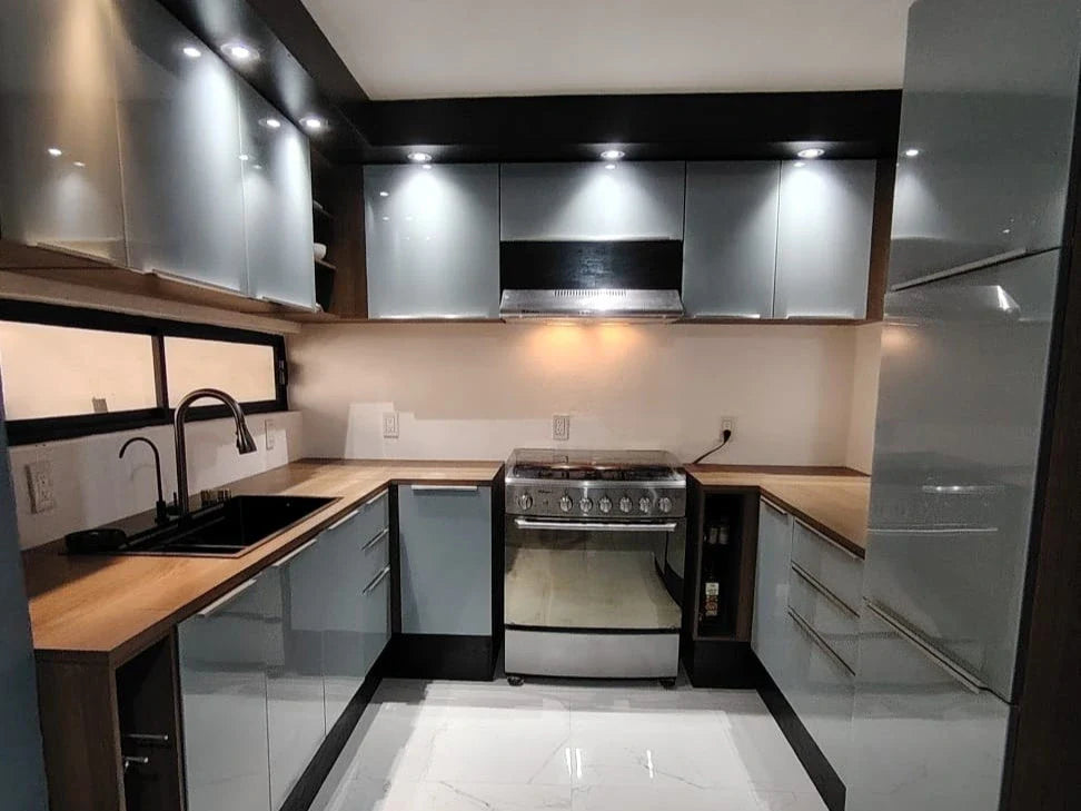 Cocina Lux Gris con Vidrio