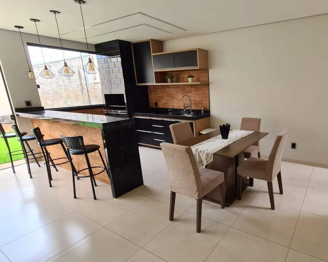 Cocina organizada y funcional, pensada para la rutina diaria y el uso real del hogar.