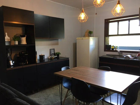 Cocina chica con línea Reims Madesa negro