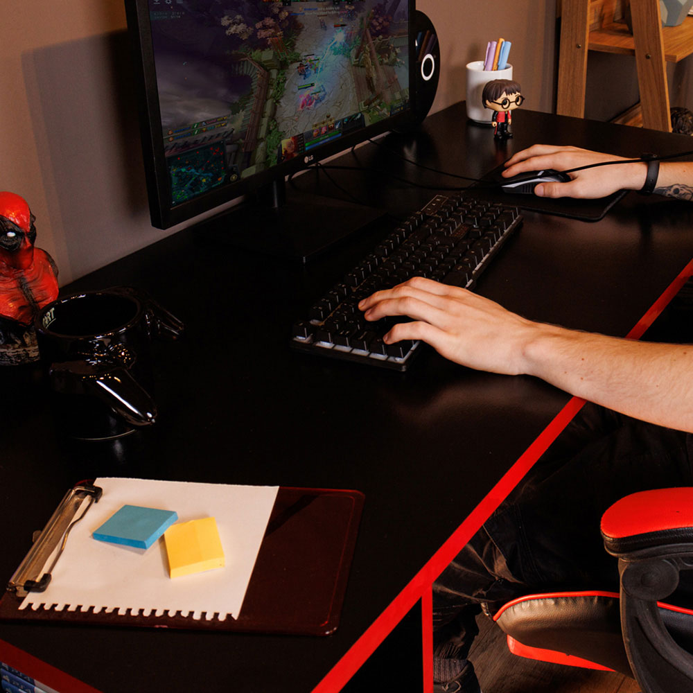 Escritorio Gamer Para PC y Consola Negro/Rojo