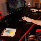 Escritorio Gamer 136 cm Negro/Rojo Madesa